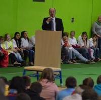 Bild vergrößern:Der Landesentwicklungsminister Thomas Webel spricht bei der feierlichen Übergabe der neuen Buckauer Sporthalle