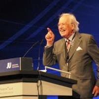 Bild vergrößern:Der Vorsitzende der Senioren-Union der CDU Professor Dr. Otto Wulff bei seiner Rede auf dem Deutschlandtag der Jungen Union 2011