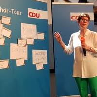Bild vergrößern:Die Generalsekretärin der CDU Deutschlands Annegret Kramp-Karrenbauer war mit der Zuhör-Tour für das neue Grundsatzprogramm am 01.06.2018 zu Gast in Magdeburg.