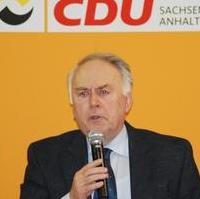 Bild vergrößern:Ministerpräsident Prof. Dr. Wolfgang Böhmer MdL spricht bei einer Veranstaltung der CDU Sachsen-Anhalt 