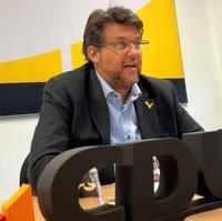 Bild vergrößern:Der CDU-Kreisvorsitzende Tobias Krull bei der Leitung der Kreisvorstandssitzung