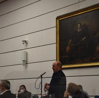 Bild vergrößern:Stadtrat Frank Schuster bei seinem Redebeitrag zu Bautätigkeiten in Magdeburg 