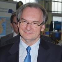 Bild vergrößern:Der Minister für Wirtschaft und Arbeit Dr. Reiner Haseloff bei einer Veranstaltung in der Landeshauptstadt