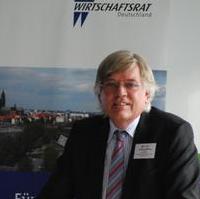 Bild vergrößern:Minister Hartmut Möllring bei einer Veranstaltung des Landesfachkommission Gesundheitswirtschaft des Wirtschaftsrates. Titel der Veranstaltung -Perspektiven der Gesundheitswirtschaft in Sachsen-Anhalt und Möglichkeiten einer Vernetzung und Bündelung-.