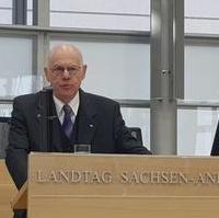 Bild vergrößern:Der Bundestagspräsident a. D. und Vorsitzende der Konrad-Adenauer Stiftung Prof. Dr. Norbert Lammert bei seiner Rede zur Gedenkstunde am Tag der Opfer des Nationalsozialismus im Landtag am 27. Januar 2018. 
