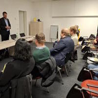 Bild vergrößern:Der Landtagsabgeordnete Tobias Krull war am 11. Dezember Gastgeber eines Abgeordnetengesprächs im Landtag.