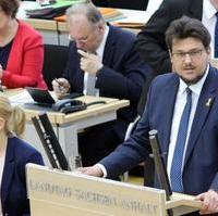 Bild vergrößern:.DU-Kreisvorsitzender Tobias Krull MdL bei einem seiner fünf Redebeiträge im Landtag am 04 April 2019.