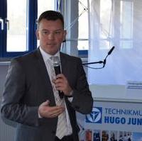 Bild vergrößern:André Schröder, der Vorsitzende der CDU-Landtagsfraktion Sachsen-Anhalt, stellt sich den Fragen der Delegierten des 21. Landestages der Jungen Union im Technikmuseum Hugo Junkers