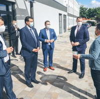 Bild vergrößern:Bundesgesundheitsminister Jens Spahn (2.v.r.) zu Besuch in Magdeburg. 