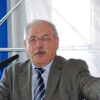 Bild vergrößern:Der Europaabgeordnete Sachsen-Anhalts, Dr. Horst Schnellhardt, bei seinem Grußwort an die Delegierten des Landestages