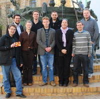 Bild vergrößern:Gruppenphoto vom Besuch einiger Vertreter der JU-Braunschweig bei ihrem Partnerverband in der Landeshauptstadt Magdeburg