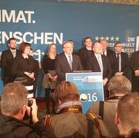 Bild vergrößern:Ministerpräsident und CDU-Spitzenkandidat Dr. Reiner Haseloff wendet sich am Sonntag an die Anwesenden bei der CDU-Wahlparty