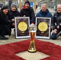 Bild vergrößern:Mit einem weiteren Stern auf dem Sports Walk of Fame wurde am 10.12. der SC Magdeburg Handball geehrt.