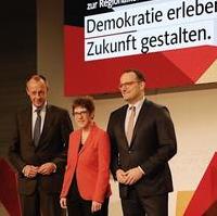 Bild vergrößern:Friedrich Merz, Annegret Kramp-Karrenbauer und Jens Spahn MdB bei der CDU-Regionalkonferenz am 22. November in Halle/Saale (v.l.n.r./Photo CDU Sachsen-Anhalt)