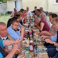 Bild vergrößern:Zum gemeinsamen Grillen fanden sich am 07. Juni die Ortsverbände Am Neustädter Feld, Olvenstedt und Stadtfeld(West)/Diesdorf zusammen. 