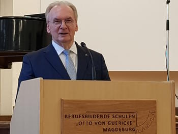 weiter zum Artikel