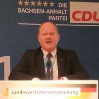 Bild vergrößern:Der CDU-Landesvorsitzende Thomas Webel begrüsst die Teilnehmer der Landesvertreterversammlung der CDU Sachsen-Anhalt zur Aufstellung der Landesliste zur Bundestagswahl am 06. Mai in Möckern 