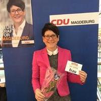 Bild vergrößern:Unsere OB-Kandidatin Edwina Koch-Kupfer MdL beim Infostand im Magdeburger Allee-Center