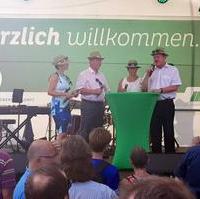 Bild vergrößern:Verkehrsminister Thomas Webel (g.r.) spricht bei der offiziellen Eröffnung der Strassenbahntrasse in der Wiener Straße der Magdeburger Verkehrsbetriebe am 08. August 2018.