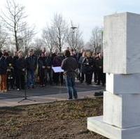 Bild vergrößern:Gedenkstunde zur Erinnerung an die in Auschwitz ermordeten Sinti und Roma aus dem früheren Zwangslager am Silberberg in Magdeburg. 