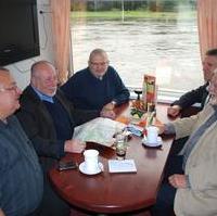 Bild vergrößern:Intensive Diskussionen und gute Gespräche beim gemeinsamen Austausch tzwischen den CDU-Ratsfraktionsvertretern aus Braunschweig und Magdeburg