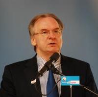 Bild vergrößern:Ministerpräsident Dr. Reiner Haseloff MdL bei seiner Rede auf der Landesvertreterversammlung in Möckern.