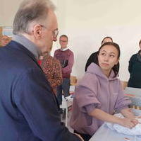 Bild vergrößern:Ministerpräsident Dr. Reiner Haseloff besuchte am 16. Februar die Berufsbildende Schule Dr. Otto Schlein. 