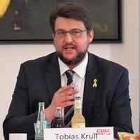Bild vergrößern:Als sozialpolitischer Sprecher der CDU-Landtagsfraktion spricht Tobias Krull bei der Pressekonferenz dieser am 21.01.2022. 