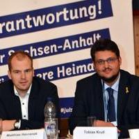 Bild vergrößern:Der stellv. Landesvorsitzende der Jungen Union Sachsen-Anhalt Matthias Havranek mit dem Magdeburger CDU-Kreisvorsitzenden Tobias Krull beim Landestag der JU Sachsen-Anhalt in Hoym (v.l.n.r.)