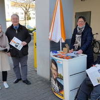 Bild vergrößern:Auch Mitglieder des CDU-Ortsverbandes Nord waren am 12. März bei einem Infostand zur OB-Wahl aktiv. 