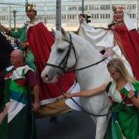 Bild vergrößern:Das Kaiser-Paar bei der Eröffnung des Kaiser-Otto-Festes 2013