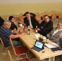 Bild vergrößern:Am 04. Oktober diskutierten Mitglieder des CDU Ortsverbandes Südost die Ergebnisse der Bundestagswahl. 