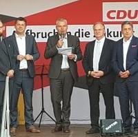 Bild vergrößern:Eröffnung des Sommerfestes des Europaabgeordneten Sven Schulze (2.v.l.) und der CDU Sachsen-Anhalt durch den CDU-Landesvorsitzenden Holger Stahlknecht MdL (mitte). 