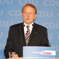 Bild vergrößern:Der Vorsitzende der CDU-Landestagsfraktion und Magdeburger CDU-Kreisvorsitzende  Jürgen Scharf MdL bei der Einbringung des Regierungsprogramms der CDU Sachsen-Anhalts 2011-2016 auf dem CDU-Landesparteitag