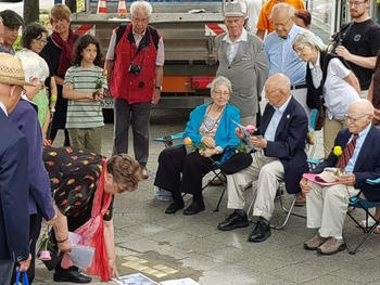 weiter zum Artikel