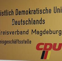 Bild vergrößern:Das historische Schild des CDU Kreisverbandes Magdeburg.