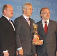 Bild vergrößern:CDU-Landesvorsitzender Thomas Webel, der Ministerpräsident des Freistaates Sachsen Stanislaw Tillich MdL und der Wirtschaftsminister und Spitzenkandidat der CDU Reiner Haseloff (v.l.n.r.)