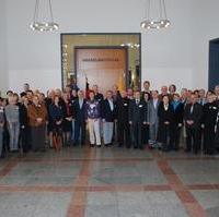 Bild vergrößern:Die Teilnehmerinnnen und Teilnehmer des 1. Magdeburger Städtepartnerschaftskongress bei der Abschlussveranstaltung im Alten Rathaus