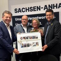 Bild vergrößern:Seit über 20 Jahren unterstützt Doris Memmler (2.v.r.) als Kreisgeschäftsführerin die Arbeit der CDU Magdeburg. 