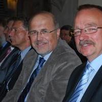 Bild vergrößern:Am Rande des Ökumenischen Empfangs der Kirchen in Sachsen-Anhalt Wigbert Schwenke CDU/MdL, Gerhard Miesterfeldt SPD/MdL und Jürgen Scharf CDU/MdL (v.r.)