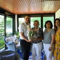 Bild vergrößern:Am Mittwoch (06.06) ist unser Stadtrat Dr. Klaus Kutschmann 77 Jahre alt geworden. Anlässlich seines Geburtstag, gratulierten die Mitarbeiterinnen und Mitarbeiter der Fraktionsgeschäftsstelle im Namen der gesamten Ratsfraktion herzlich zum Geburtstag