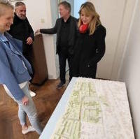 Bild vergrößern:Besuch beim Projektentwicklung des Elb-Hafen