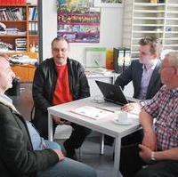 Bild vergrößern:Die Stadträte Jens Ansorge, Bernd Reppin, Daniel Kraatz und Gunter Schindehütte bei einer Vorsprechung in den Räumen der Fraktion CDU/Bund für Magdeburg (v.l.n.r.)
