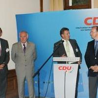 Bild vergrößern:Bei der Mediennacht der CDU-Landtagsfraktion Minister a.D. Karl-Heinz Daehre, Ministerpräsident a.D. Wolfgang Böhmer, der Vorsitzende der CDU-Landtagsfraktion André Schröder MdL und der Ministerpräsident Dr. Reiner Haseloff MdL (v.l.n.r.)