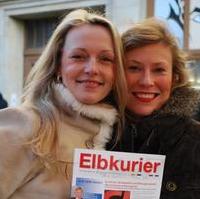 Bild vergrößern:Die beiden CDU-Frauen Sandra Yvonne Stieger und Juliane Becker warben mit dem aktuellen Elbkurier für die CDU.