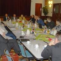 Bild vergrößern:Die Mitglieder der Fraktion CDU/Bund für Magdeburg im Stadtrat der Landeshauptstadt informieren sich bei einer Sitzung in der Stadthalle über die Situation vor Ort und die Zukunftsperspektive dieses und weitere Objekte in unmittelbarer Nähe 