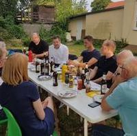 Bild vergrößern:Sommerliche Sitzung des CDU-Ortsverbandes Am Neustädter Feld am 28. Juni 2018 mit dem CDU-Generalsekretär Sven Schulze MdEP (m.) als Gast. 