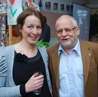 Bild vergrößern:Liane Kanter (Koordinatorin Spielwagen e.V.) und der Vorsitzende des CDU-Ortsverbandes Am Neustädter Feld Gerhard Häusler beim Festempfang aus Anlass des zwanzigjährigen Bestehens dieses Vereins (v.l.n.r.)