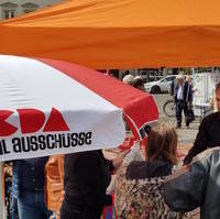 Bild vergrößern:Der Stand von CDA und CDU am 01. Mai war stets gut besucht.