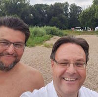 Bild vergrößern:CDU-Kreisvorsitzender Tobias Krull MdL und Beigeordneter Ronni Krug beim Elbebadetag am 04. August (v.l.n.r.)